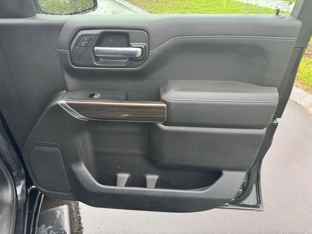 Photo of 2021 Black Chevrolet Silverado 1500