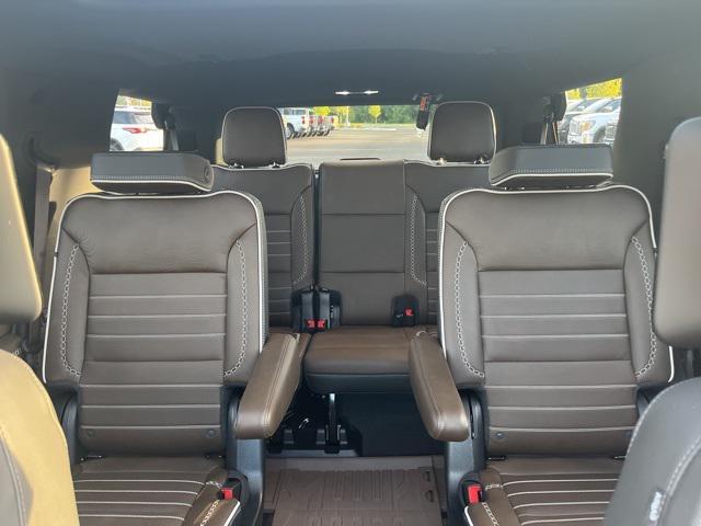 Photo of 2025 White Frost Tricoat GMC Yukon