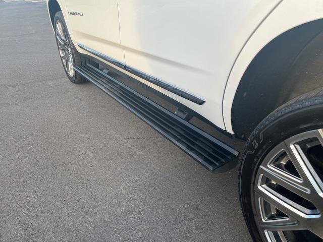 Photo of 2025 White Frost Tricoat GMC Yukon
