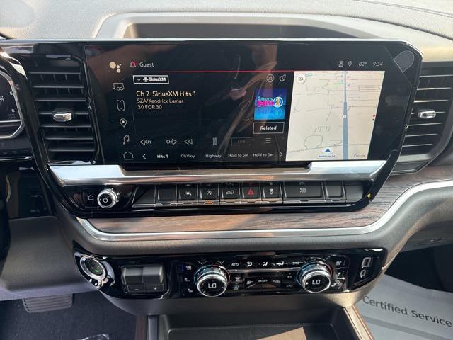 Photo of 2025 Summit White GMC Sierra 1500