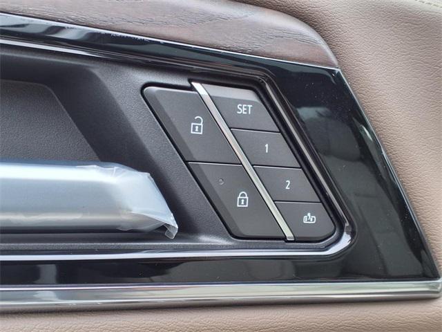 Photo of 2025 White Frost Tricoat GMC Yukon