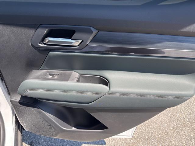 Photo of 2026 Summit White GMC Terrain