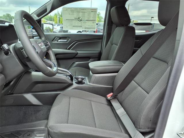 Photo of 2025 Summit White GMC Canyon