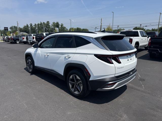 Photo of 2025 White Pearl Hyundai TUCSON