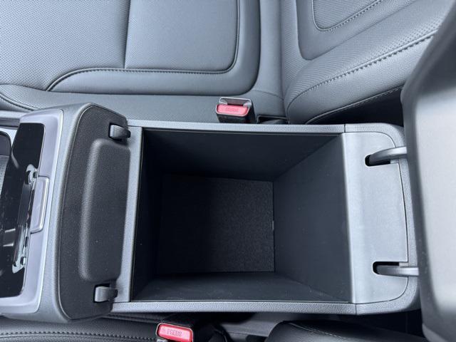 Photo of 2025 White Pearl Hyundai TUCSON