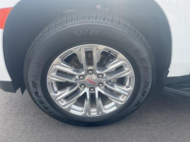 Photo of 2023 Summit White GMC Yukon