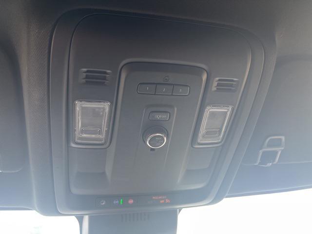 Photo of 2023 Summit White GMC Yukon