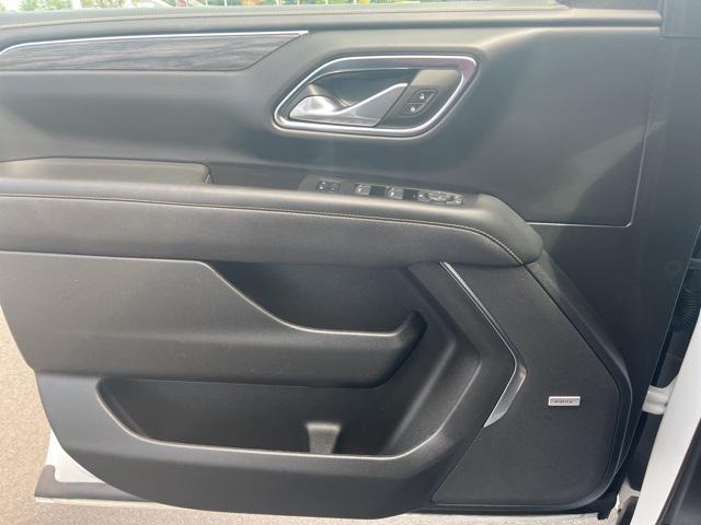 Photo of 2023 Summit White GMC Yukon