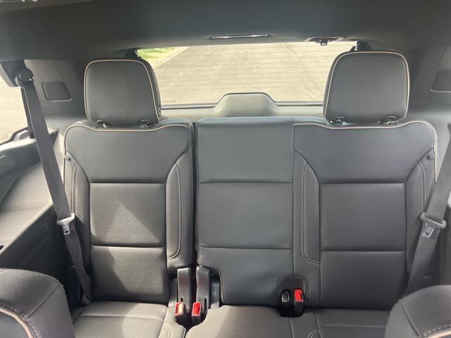 Photo of 2023 Summit White GMC Yukon