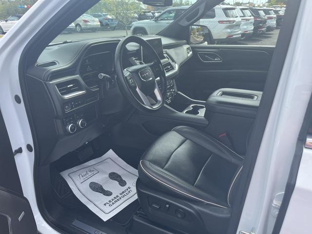 Photo of 2023 Summit White GMC Yukon