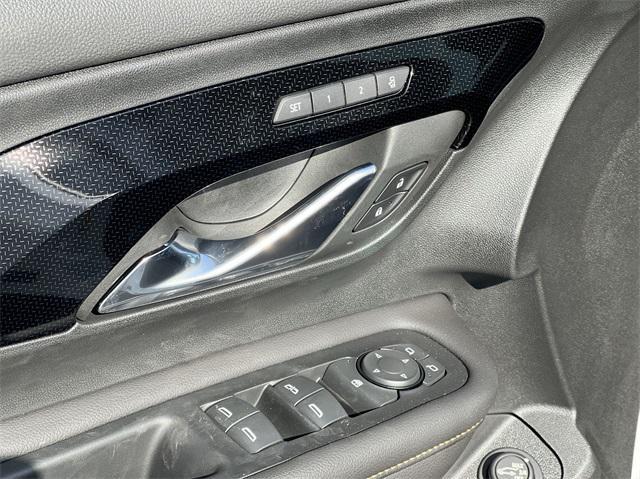Photo of 2022 Summit White GMC Terrain