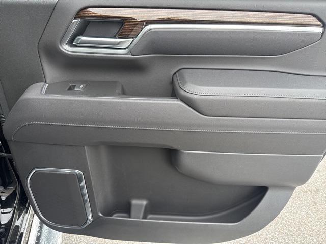 Photo of 2025 Onyx Black GMC Sierra 2500