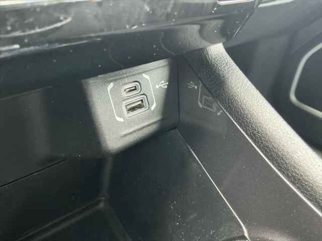 Photo of 2023 Granite Crystal Metallic Clearcoat Jeep Compass