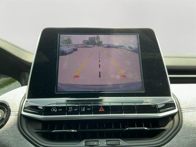 Photo of 2025 Diamond Black Crystal Pearlcoat Jeep Compass