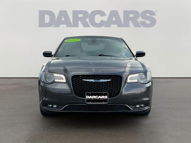 Photo of 2017 Granite Crystal Metallic Clearcoat Chrysler 300