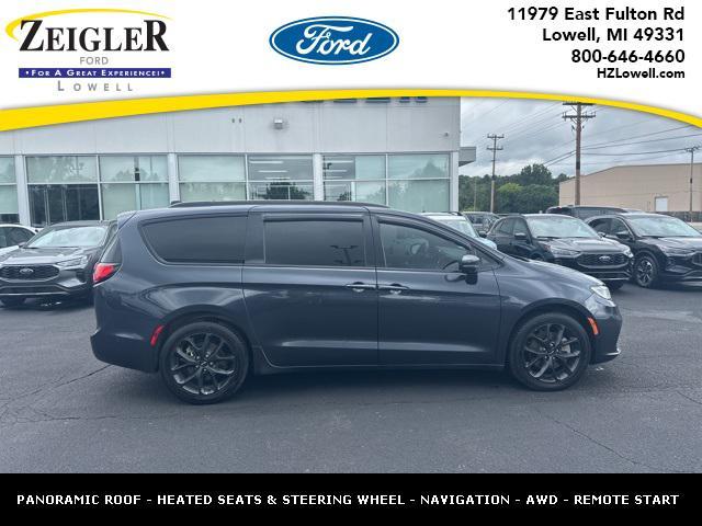 Photo of 2021 Maximum Steel Metallic Clearcoat Chrysler Pacifica