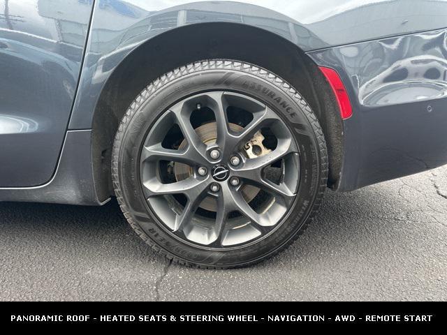 Photo of 2021 Maximum Steel Metallic Clearcoat Chrysler Pacifica