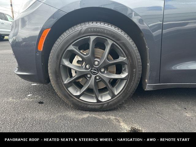 Photo of 2021 Maximum Steel Metallic Clearcoat Chrysler Pacifica