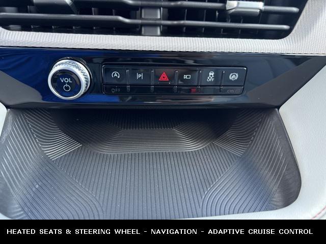Photo of 2025 Carbonized Gray Metallic Ford Explorer