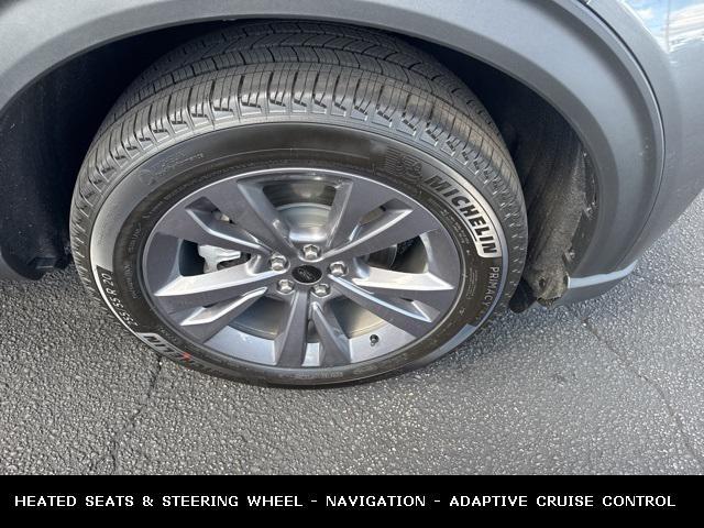 Photo of 2025 Carbonized Gray Metallic Ford Explorer