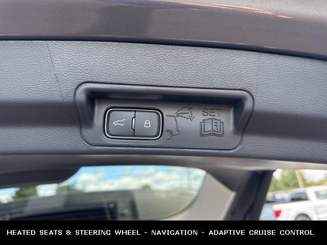 Photo of 2025 Carbonized Gray Metallic Ford Explorer