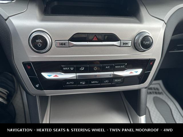 Photo of 2022 Agate Black Metallic Ford Explorer