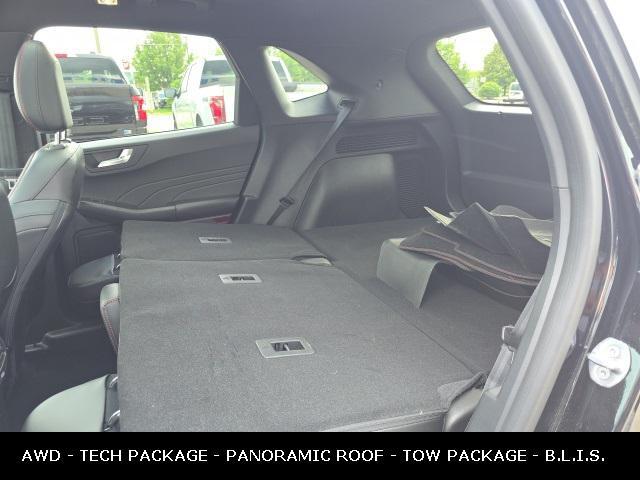 Photo of 2023 Agate Black Metallic Ford Escape