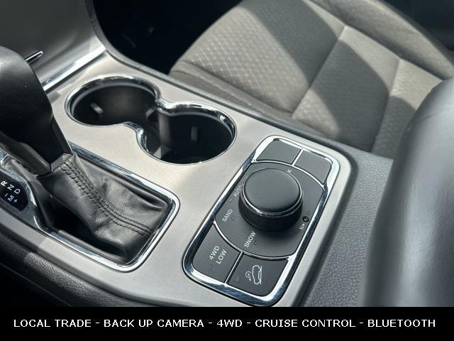 Photo of 2021 Granite Crystal Metallic Clearcoat Jeep Grand Cherokee