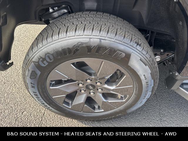 Photo of 2025 Agate Black Metallic Ford F-150 Lightning