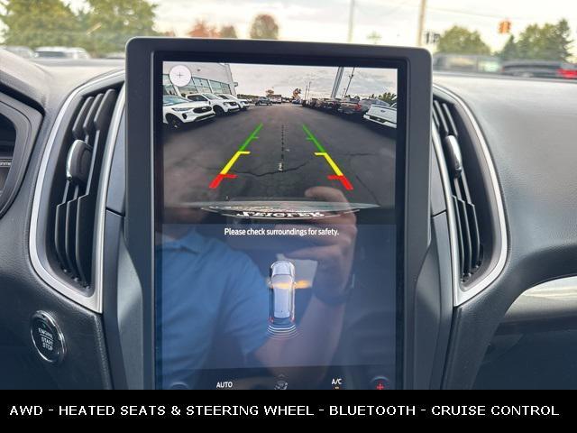 Photo of 2023 Agate Black Metallic Ford Edge