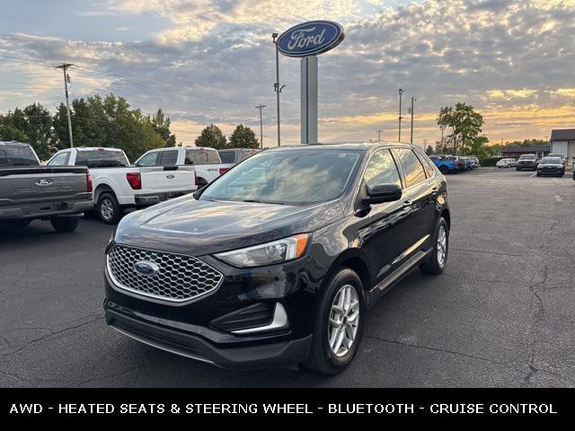 Photo of 2023 Agate Black Metallic Ford Edge