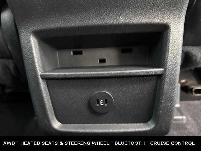 Photo of 2023 Agate Black Metallic Ford Edge