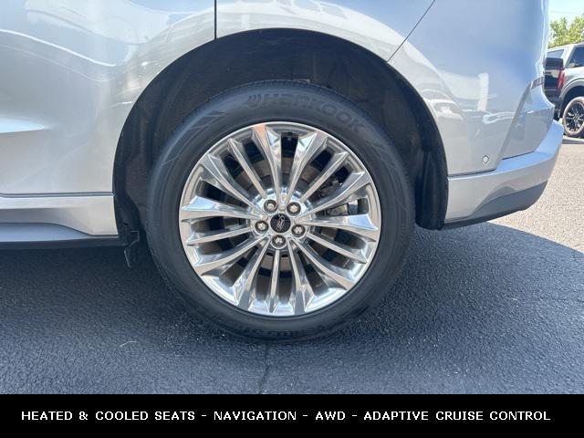 Photo of 2022 Iconic Silver Metallic Ford Edge