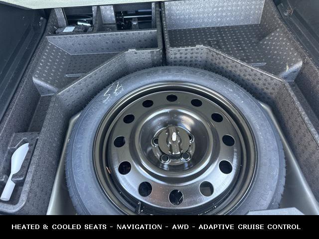 Photo of 2022 Iconic Silver Metallic Ford Edge