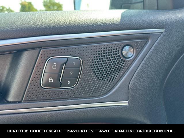 Photo of 2022 Iconic Silver Metallic Ford Edge