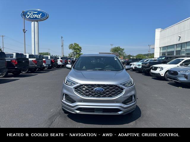 Photo of 2022 Iconic Silver Metallic Ford Edge