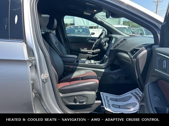 Photo of 2022 Iconic Silver Metallic Ford Edge