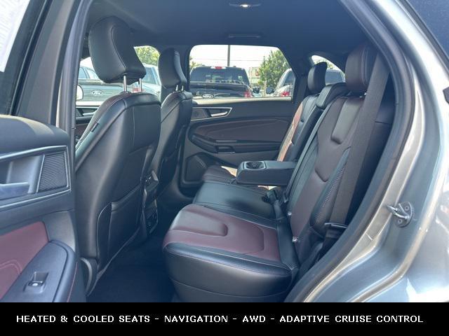 Photo of 2022 Iconic Silver Metallic Ford Edge