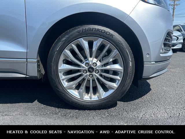 Photo of 2022 Iconic Silver Metallic Ford Edge