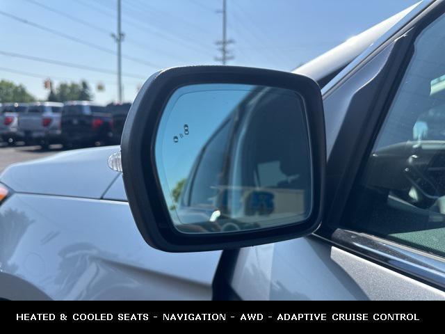 Photo of 2022 Iconic Silver Metallic Ford Edge