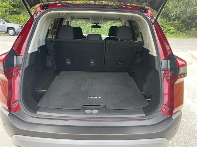 Photo of 2023 Scarlet Ember Tintcoat Nissan Rogue