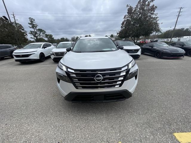 Photo of 2025 Everest White Pearl Nissan Rogue