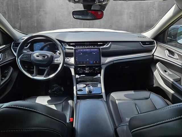 Photo of 2023 Bright White Clearcoat Jeep Grand Cherokee L