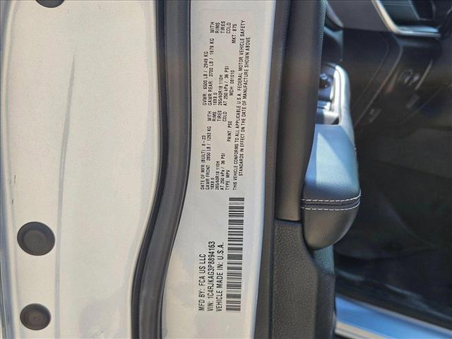 Photo of 2023 Silver Zynith Jeep Grand Cherokee L