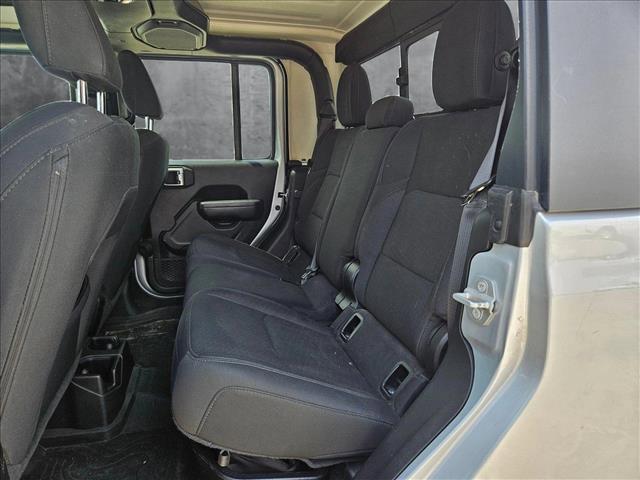 Photo of 2022 Silver Zynith Clearcoat Jeep Gladiator