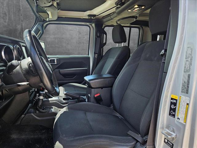 Photo of 2022 Silver Zynith Clearcoat Jeep Gladiator