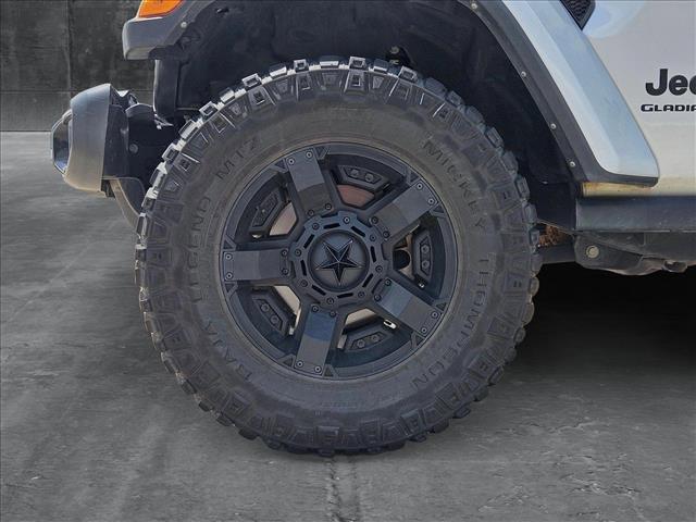 Photo of 2022 Silver Zynith Clearcoat Jeep Gladiator