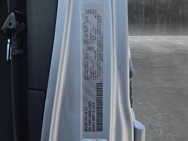 Photo of 2022 Silver Zynith Clearcoat Jeep Gladiator