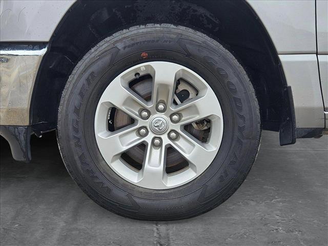 Photo of 2024 Billet Silver Metallic Clearcoat RAM 1500
