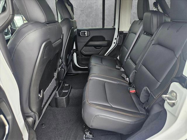 Photo of 2025 Bright White Clearcoat Jeep Wrangler